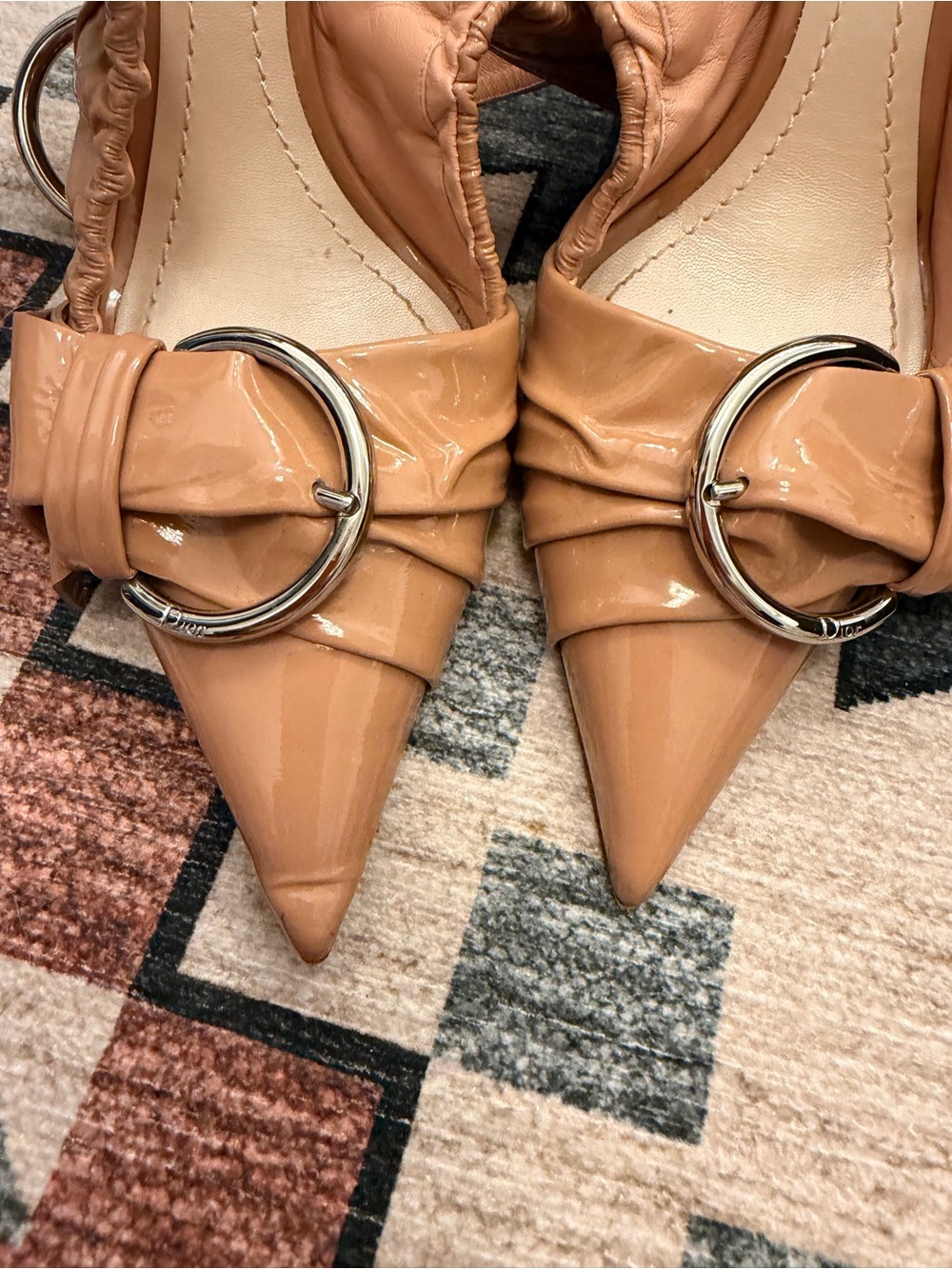 Christian Dior Conquest nude patent leather pointed-toe pumps - Picture 4 of 9